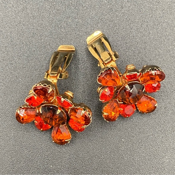 1950s Canary Orange Floral Clip On Earrings - Picture 4 of 10